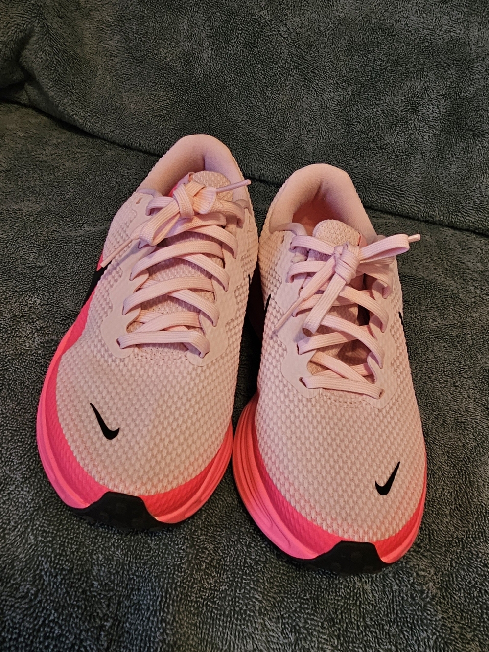 Nike Women’s Light Pink Running Shoes with Hot Pink Sole and Black Swoosh